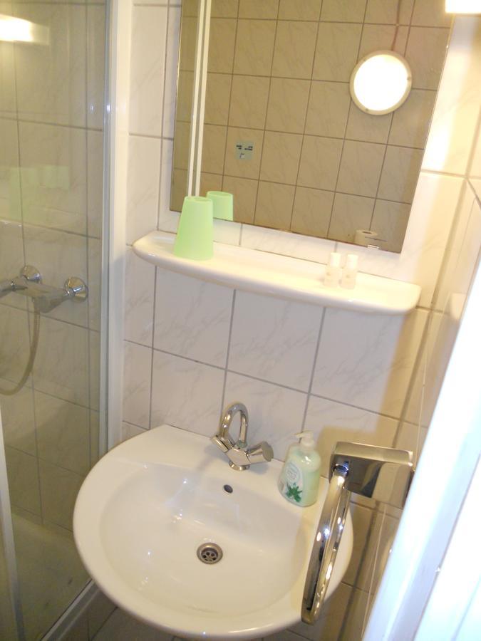 Gaestehaus Koeln Екстериор снимка